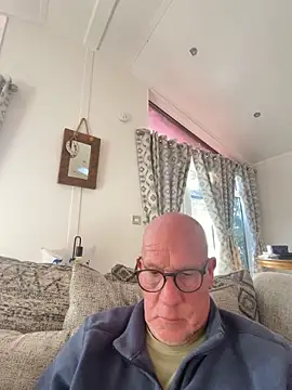 Snapshot of philefc chatting on November 21, 2025, 2:05 pm philefc online show from November 21, 2025, 2:05 pm