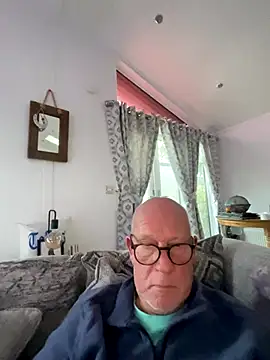 Snapshot of philefc chatting on November 9, 2025, 4:00 pm philefc online show from November 9, 2025, 4:00 pm