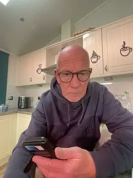 Snapshot of philefc chatting on November 12, 2025, 12:53 pm philefc online show from November 12, 2025, 12:53 pm