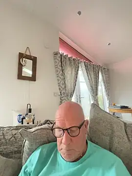 Snapshot of philefc chatting on November 10, 2025, 11:15 am philefc online show from November 10, 2025, 11:15 am