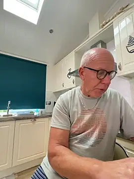 Snapshot of philefc chatting on October 29, 2025, 11:20 am philefc online show from October 29, 2025, 11:20 am