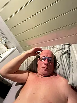 Snapshot of philefc chatting on January 7, 2026, 9:42 pm philefc online show from January 7, 2026, 9:42 pm