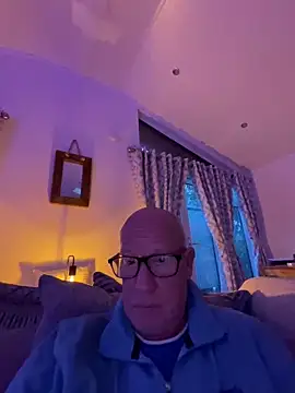 Snapshot of philefc chatting on December 21, 2025, 3:57 pm philefc online show from December 21, 2025, 3:57 pm