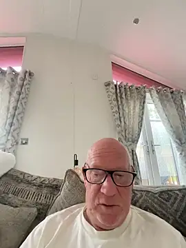 Snapshot of philefc chatting on February 5, 2026, 9:38 am philefc online show from February 5, 2026, 9:38 am