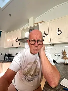 Snapshot of philefc chatting on November 17, 2025, 10:19 am philefc online show from November 17, 2025, 10:19 am