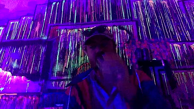 3615-ULLA online show from April 18, 2026, 3:36 pm