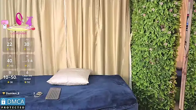 Clhoee  online show from October 30, 2025, 3:16 am