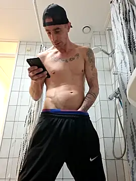 Snapshot of kompiee chatting on November 23, 2025, 12:20 am kompiee online show from November 23, 2025, 12:20 am