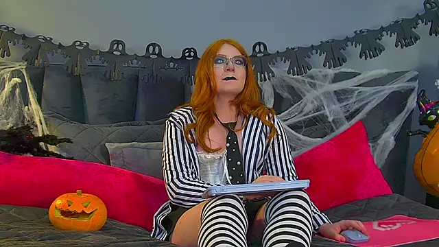 AliceAllisons online show from October 30, 2025, 8:28 pm