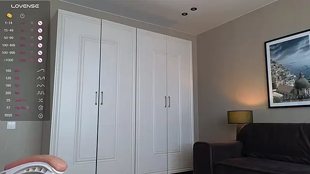 brightrays    online show from June 7, 2026, 1:44 am