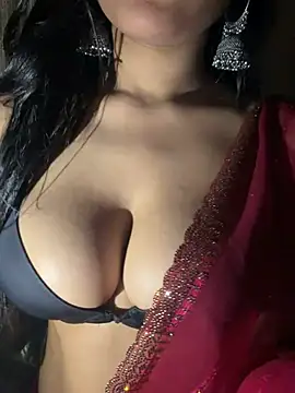 KARISHMA-STRIP online show from February 22, 2026, 8:32 pm