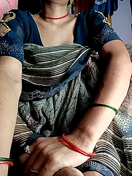 Snapshot of Juhi_chawla chatting on September 16, 2025, 3:57 pm Juhi chawla online show from September 16, 2025, 3:57 pm