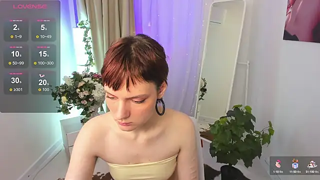 Hairy Queen  online show from October 1, 2025, 1:26 pm