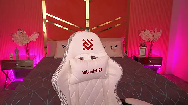 AngyyEyess online show from October 3, 2025, 12:25 am