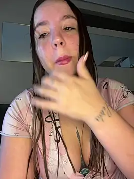 m0ranguinh0s2 online show from June 20, 2026, 7:08 pm