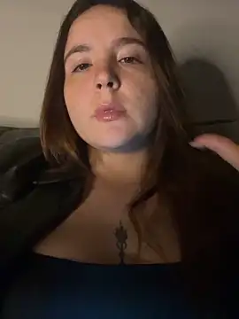 m0ranguinh0s2 online show from June 12, 2026, 1:47 am