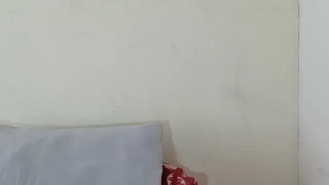 SexyBitchx01 online show from October 8, 2025, 8:38 am