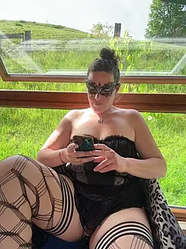 Nadja Noir online show from May 21, 2026, 2:36 pm
