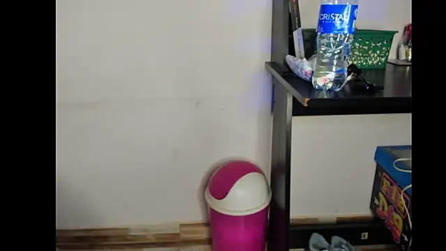 Snapshot of Candy_violetta_ chatting on November 4, 2025, 6:33 pm Candy violetta online show from November 4, 2025, 6:33 pm