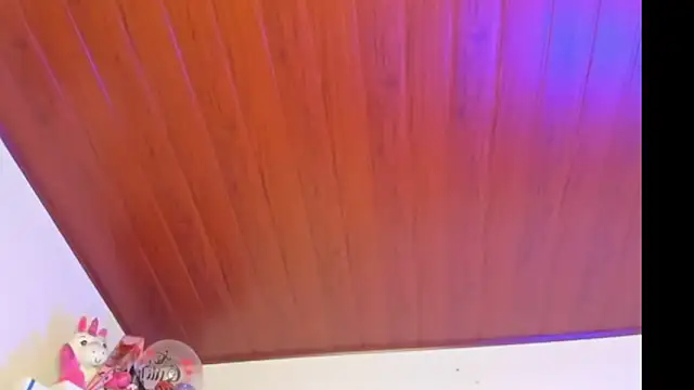 Snapshot of Candy_violetta_ chatting on October 1, 2025, 5:17 pm Candy violetta online show from October 1, 2025, 5:17 pm