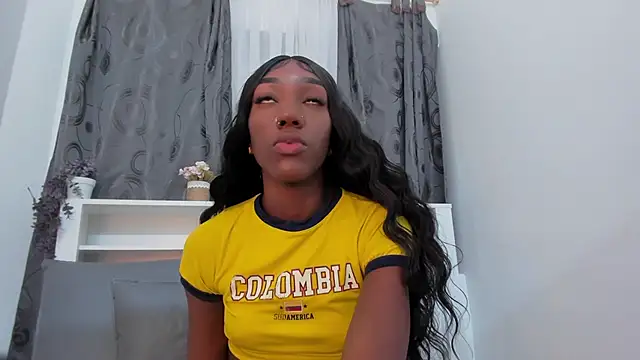 Mistt Mia online show from October 29, 2025, 7:24 pm