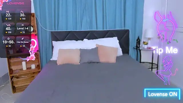 Emily Tylerr online show from October 14, 2025, 8:15 am