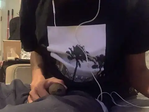 Snapshot of Insurance-03 chatting on November 11, 2025, 10:37 pm Insurance-03 online show from November 11, 2025, 10:37 pm