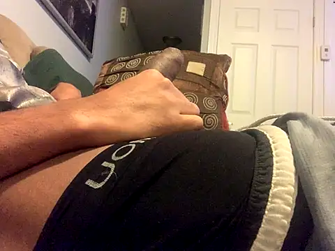 Snapshot of Insurance-03 chatting on October 10, 2025, 8:15 am Insurance-03 online show from October 10, 2025, 8:15 am