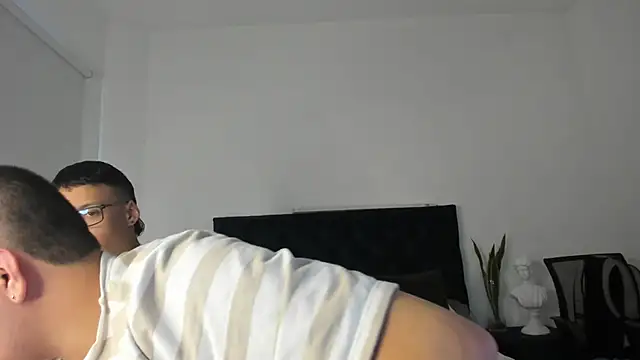 NoahLux online show from September 30, 2025, 7:20 pm
