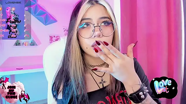 pinkk deemon online show from November 21, 2025, 2:27 pm