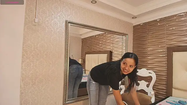 Miladiosa online show from March 30, 2026, 12:39 pm