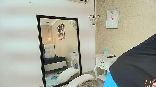 Miladiosa online show from October 10, 2025, 12:06 pm