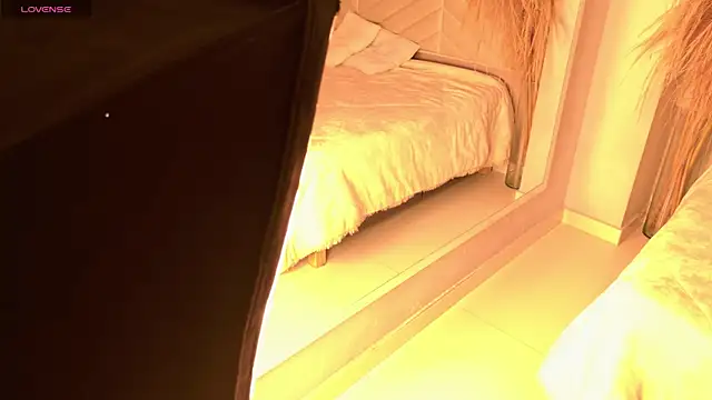 amy miller1 online show from November 21, 2025, 8:41 pm