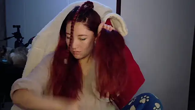 Snapshot of lunnaa_ chatting on October 24, 2025, 4:22 am lunnaa online show from October 24, 2025, 4:22 am