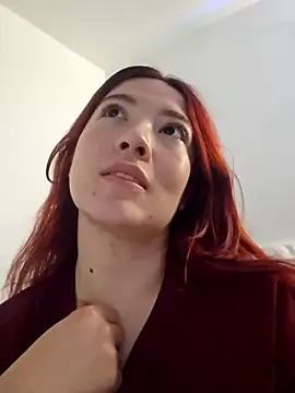 Snapshot of lunnaa_ chatting on October 21, 2025, 5:07 am lunnaa online show from October 21, 2025, 5:07 am