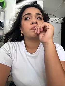 Snapshot of alana_dantes chatting on November 2, 2025, 3:06 pm alana dantes online show from November 2, 2025, 3:06 pm