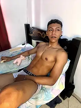 Snapshot of RickyEbony chatting on January 16, 2026, 1:48 pm RickyEbony online show from January 16, 2026, 1:48 pm