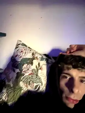 Snapshot of rediMilano chatting on November 6, 2025, 3:16 pm rediMilano online show from November 6, 2025, 3:16 pm