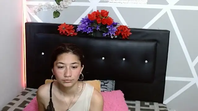 Snapshot of COZY7COUPLE chatting on September 15, 2025, 9:59 pm COZY7COUPLE online show from September 15, 2025, 9:59 pm