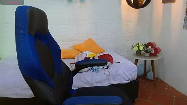 karlarousex online show from October 17, 2025, 2:59 am