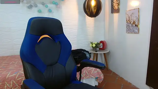 karlarousex online show from December 2, 2025, 2:12 am