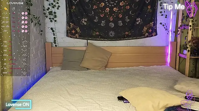 Snapshot of Bekky_Hammon chatting on October 14, 2025, 5:19 am Bekky Hammon online show from October 14, 2025, 5:19 am