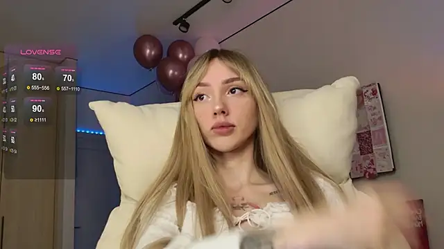 Snapshot of Lunainnk chatting on November 29, 2025, 10:21 pm Lunainnk online show from November 29, 2025, 10:21 pm