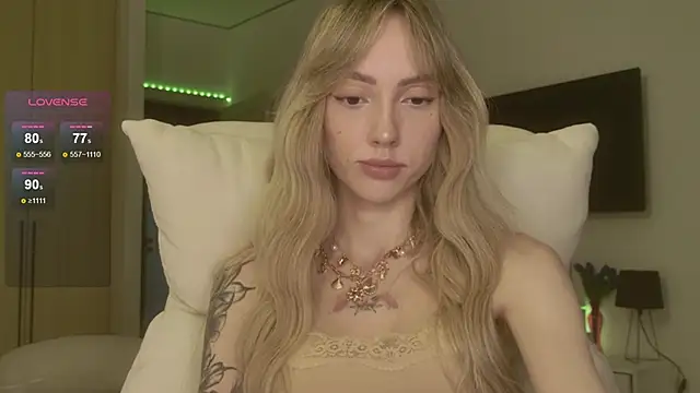 Lunainnk online show from April 17, 2026, 11:07 pm