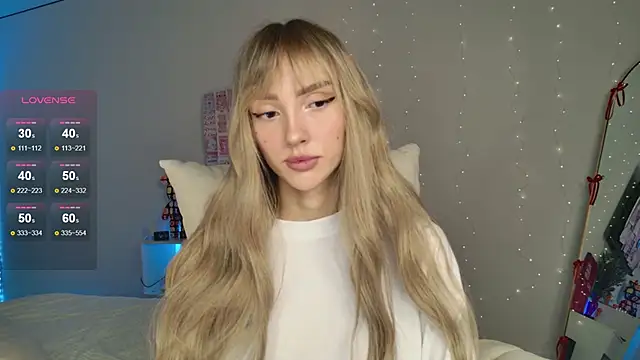 Snapshot of Lunainnk chatting on December 20, 2025, 3:42 am Lunainnk online show from December 20, 2025, 3:42 am