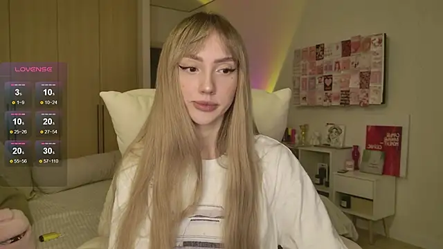 Snapshot of Lunainnk chatting on February 4, 2026, 1:44 am Lunainnk online show from February 4, 2026, 1:44 am