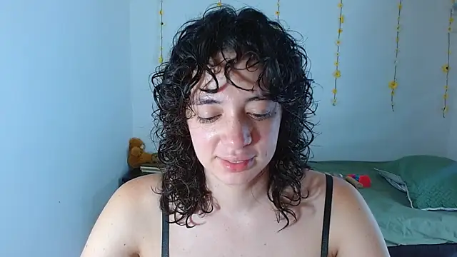 sajecrismaa online show from February 2, 2026, 9:25 pm