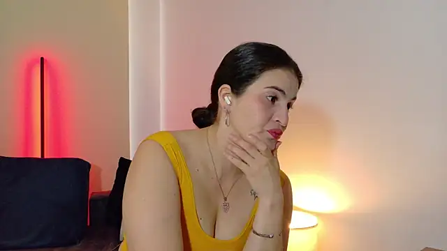 lizdevine online show from May 4, 2026, 1:25 pm