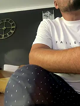 imooLoov online show from October 20, 2025, 8:48 am