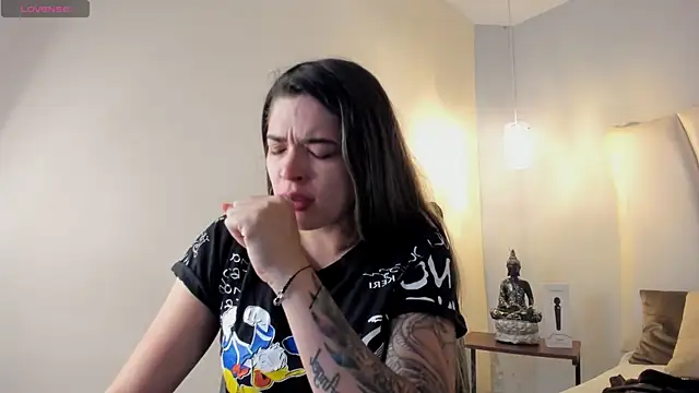 MiaVillalobos online show from October 8, 2025, 11:56 am